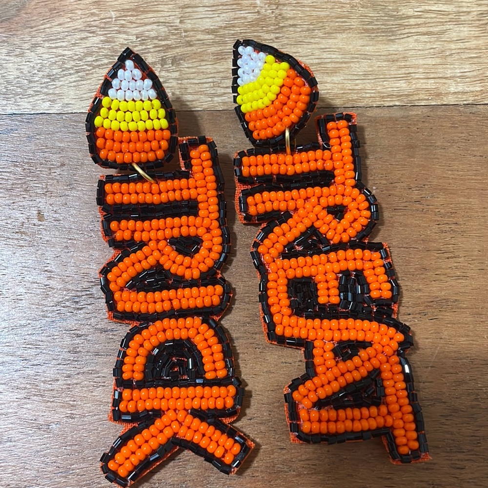🎉🎃 Halloween Trick Treat Candy Corn Beaded Earrings